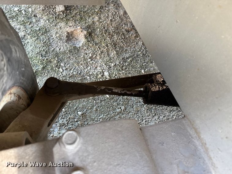 image for item NA9871 2000 MEC 4191RT scissor lift