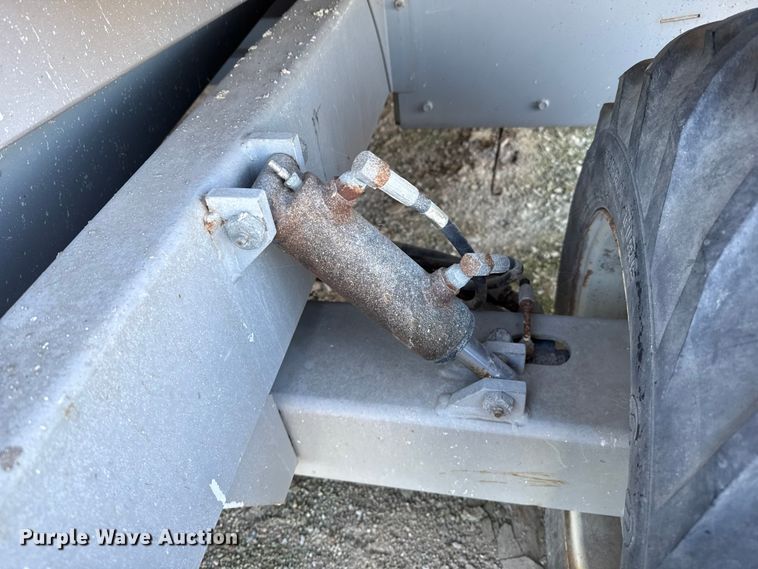 image for item NA9871 2000 MEC 4191RT scissor lift