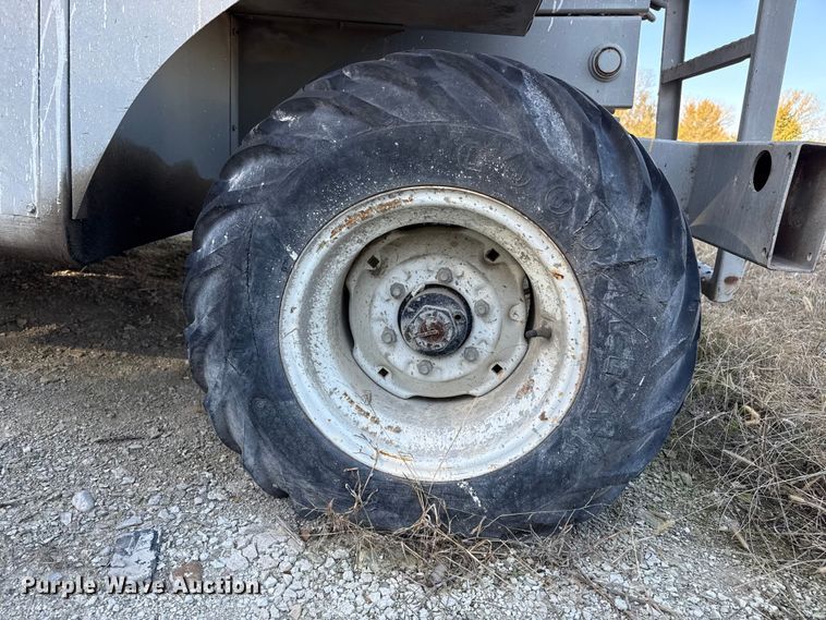 image for item NA9871 2000 MEC 4191RT scissor lift