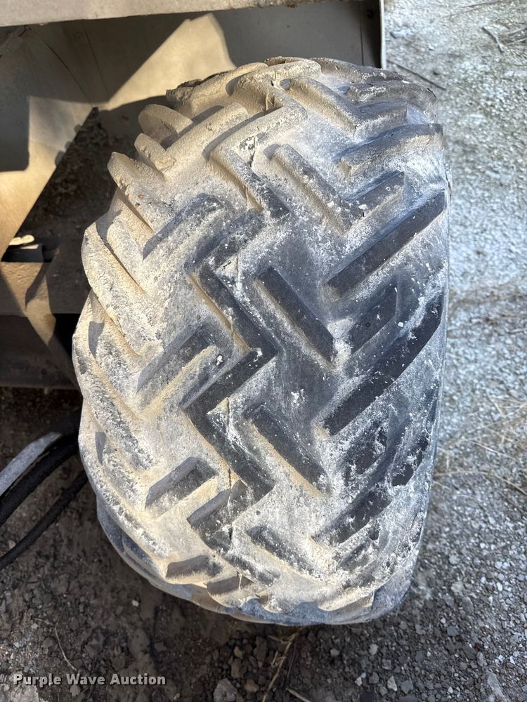 image for item NA9871 2000 MEC 4191RT scissor lift