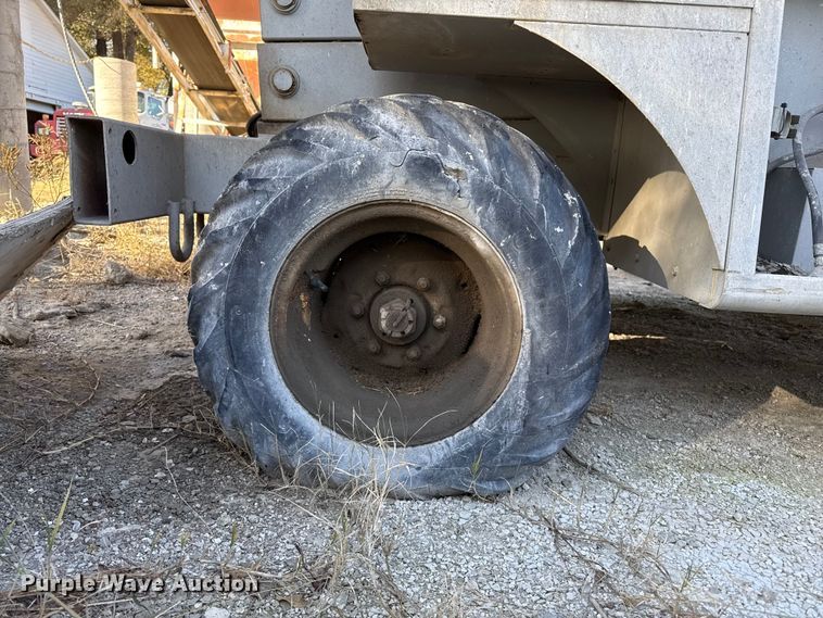 image for item NA9871 2000 MEC 4191RT scissor lift