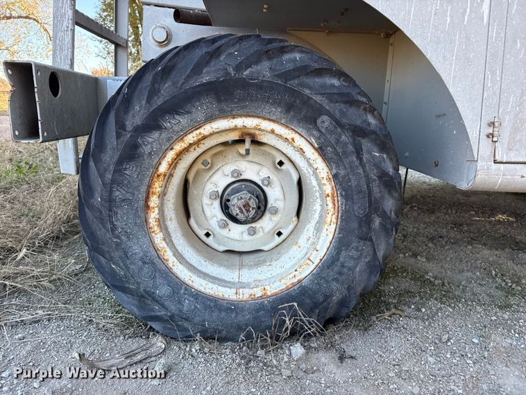 image for item NA9871 2000 MEC 4191RT scissor lift