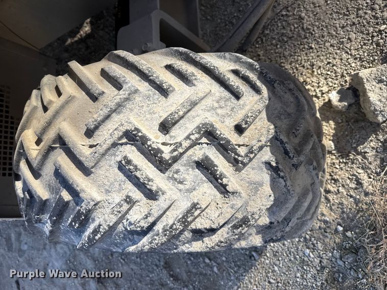 image for item NA9871 2000 MEC 4191RT scissor lift