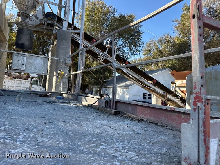 image for item NA9871 2000 MEC 4191RT scissor lift