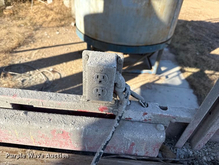 image for item NA9871 2000 MEC 4191RT scissor lift