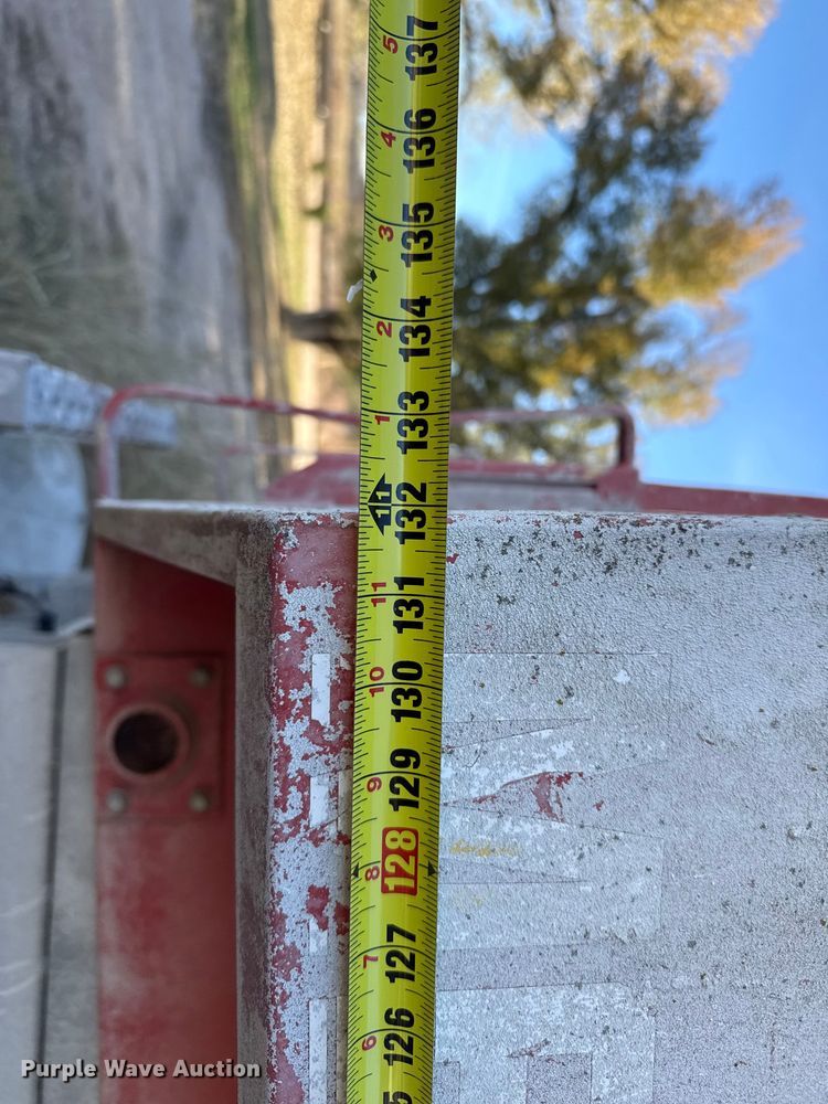 image for item NA9871 2000 MEC 4191RT scissor lift