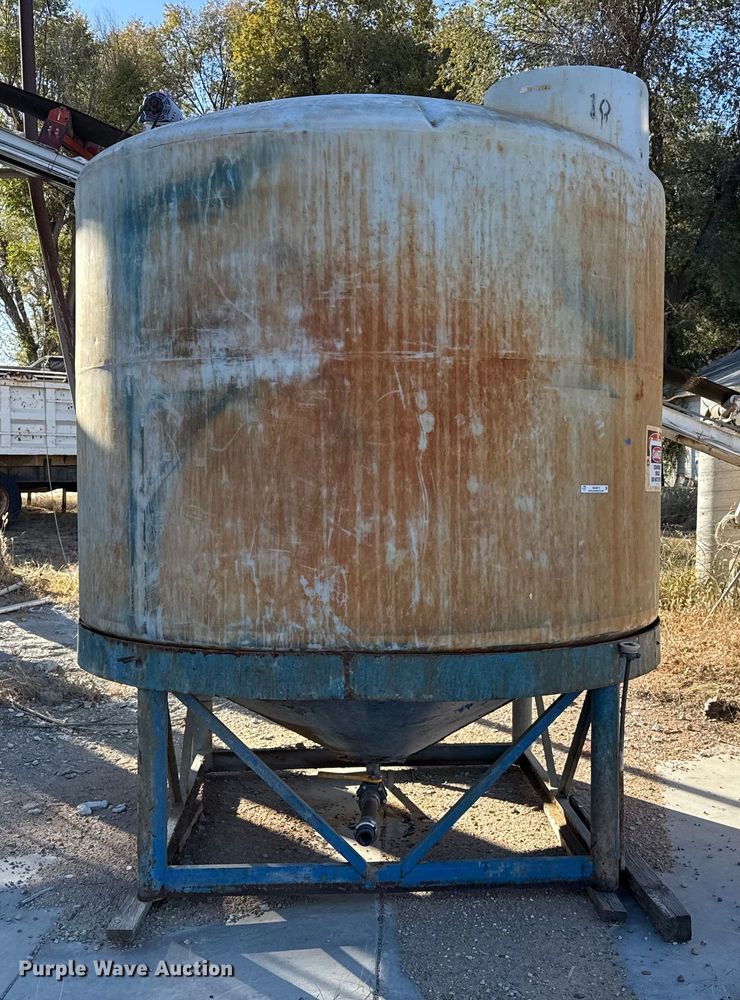 image for item NA9872 Poly tank