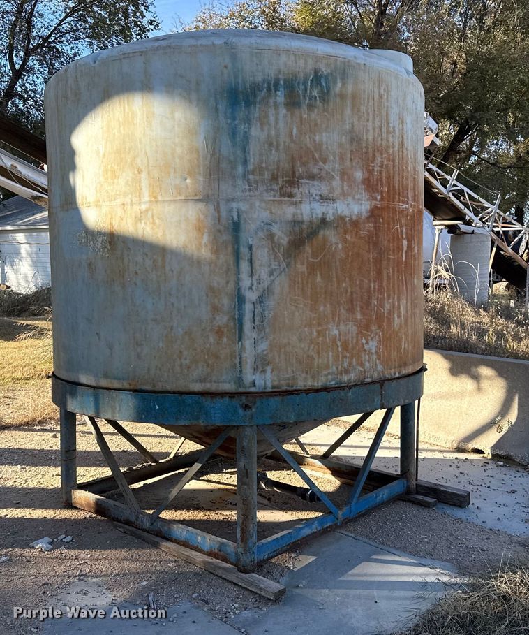 image for item NA9872 Poly tank