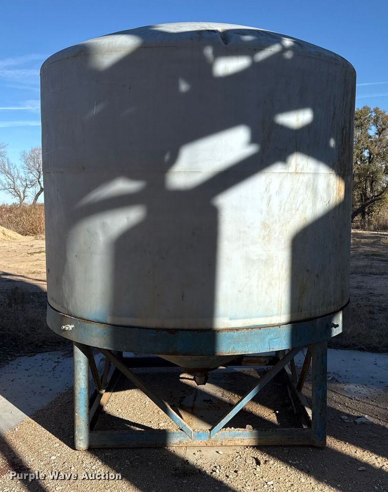 image for item NA9872 Poly tank