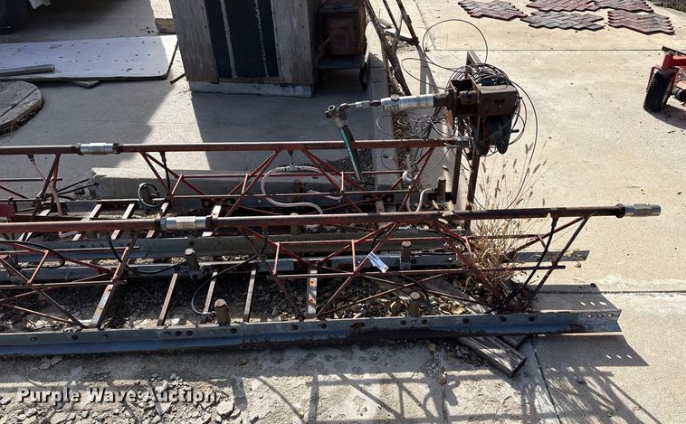 image for item NA9877 Vibratory screed