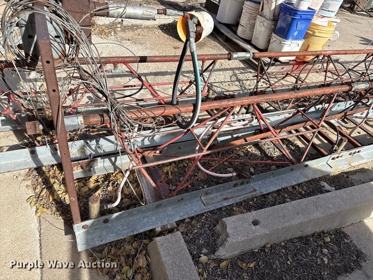 image for item NA9877 Vibratory screed