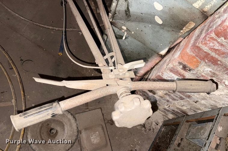 image for item NA9886 (2) White Star power trowels