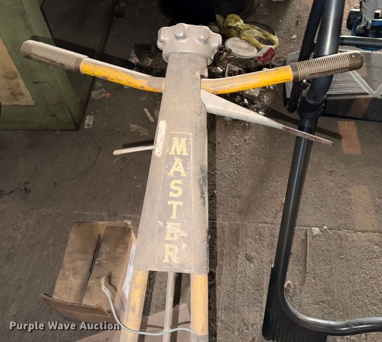 image for item NA9886 (2) White Star power trowels