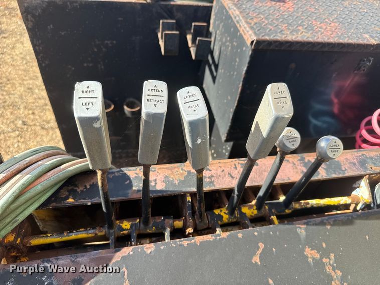 image for item NA9889 1979 Ford 8000 crane truck