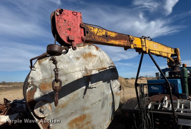 image for item NA9889 1979 Ford 8000 crane truck