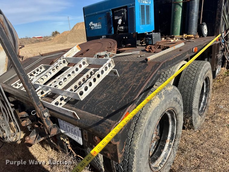 image for item NA9889 1979 Ford 8000 crane truck