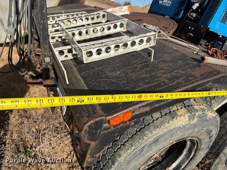 image for item NA9889 1979 Ford 8000 crane truck