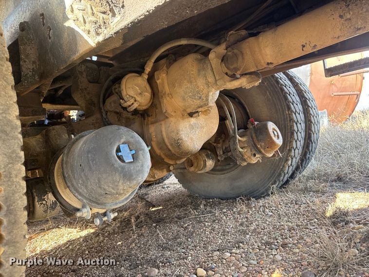 image for item NA9889 1979 Ford 8000 crane truck