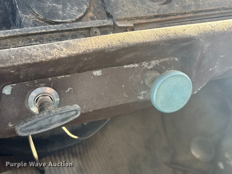 image for item NA9889 1979 Ford 8000 crane truck