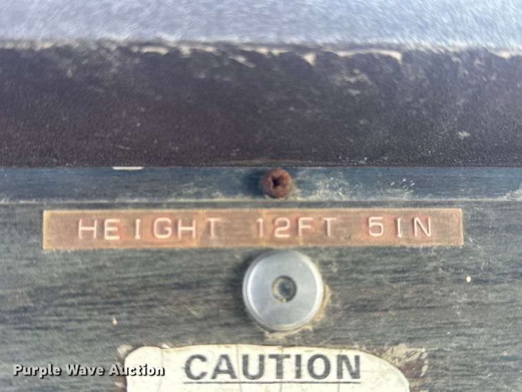 image for item NA9889 1979 Ford 8000 crane truck