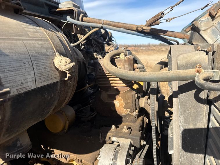 image for item NA9889 1979 Ford 8000 crane truck