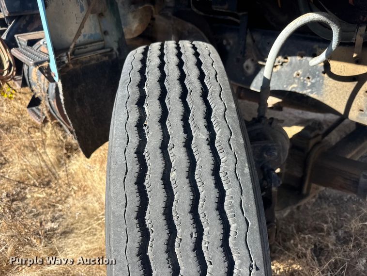 image for item NA9889 1979 Ford 8000 crane truck