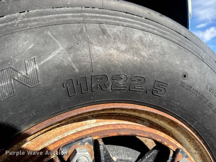 image for item NA9889 1979 Ford 8000 crane truck