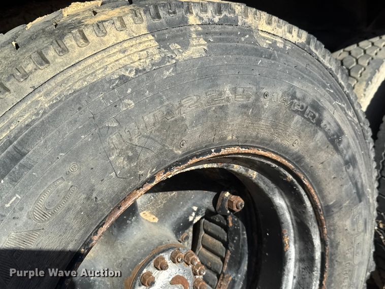 image for item NA9889 1979 Ford 8000 crane truck