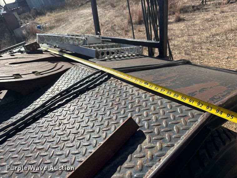 image for item NA9889 1979 Ford 8000 crane truck