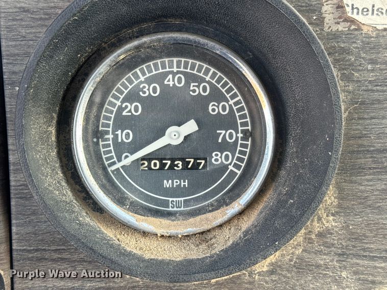 image for item NA9889 1979 Ford 8000 crane truck