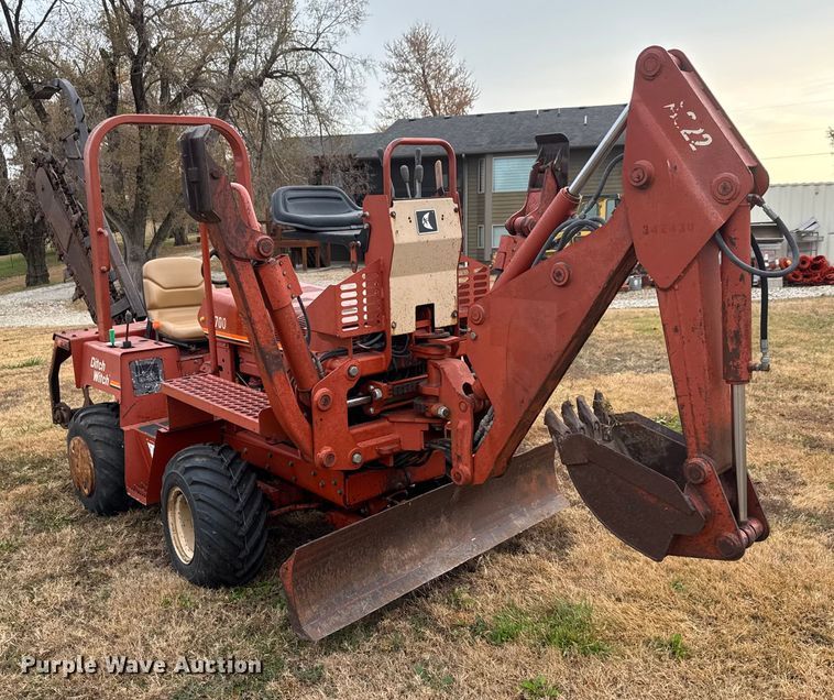 image for item NA9936 2000 Ditch Witch 3700 trencher