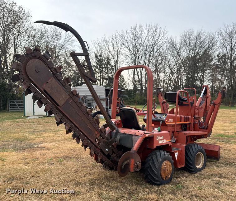 image for item NA9936 2000 Ditch Witch 3700 trencher