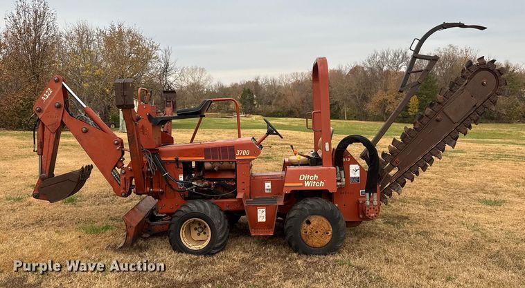 image for item NA9936 2000 Ditch Witch 3700 trencher