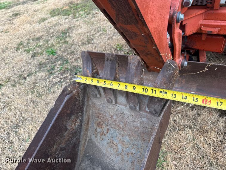 image for item NA9936 2000 Ditch Witch 3700 trencher