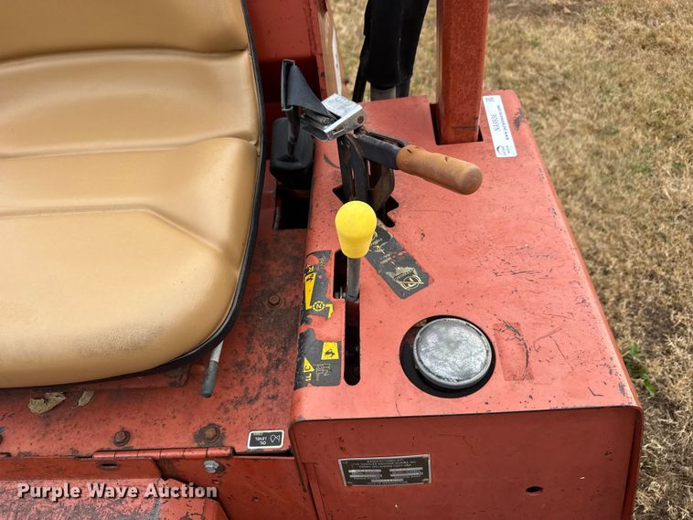 image for item NA9936 2000 Ditch Witch 3700 trencher