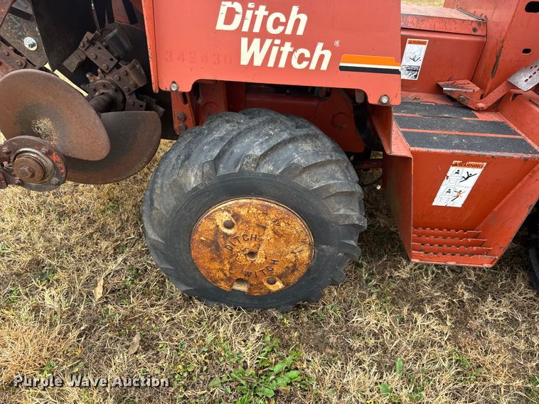image for item NA9936 2000 Ditch Witch 3700 trencher