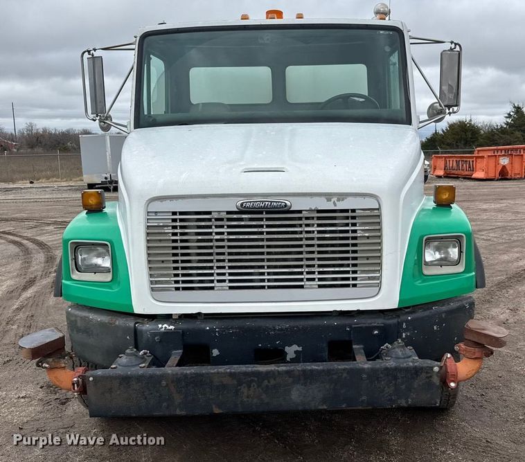 image for item NA9957 1999 Freightliner FL80 water truck