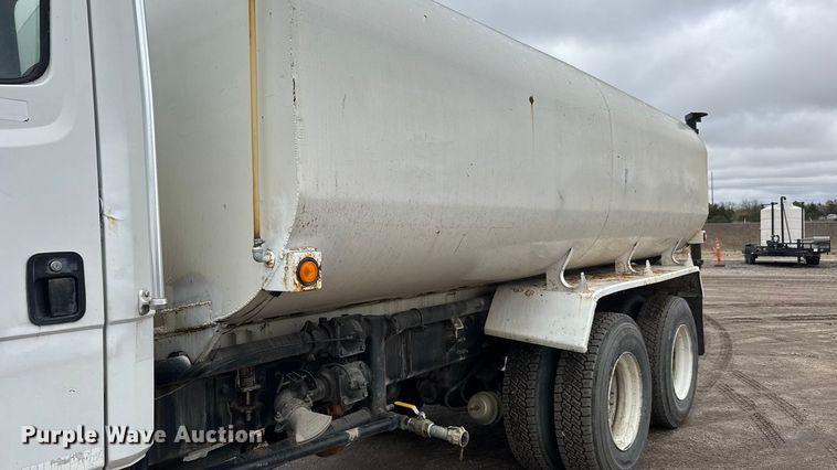 image for item NA9957 1999 Freightliner FL80 water truck