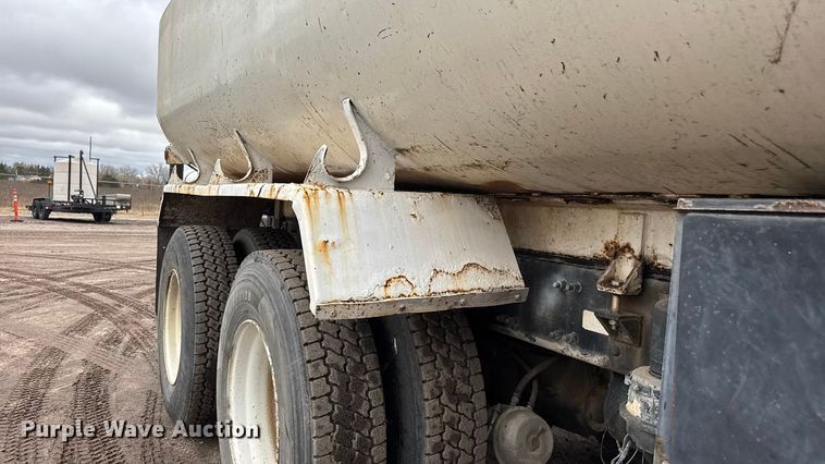 image for item NA9957 1999 Freightliner FL80 water truck