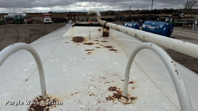 image for item NA9957 1999 Freightliner FL80 water truck