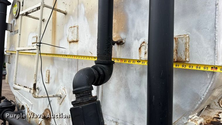 image for item NA9957 1999 Freightliner FL80 water truck