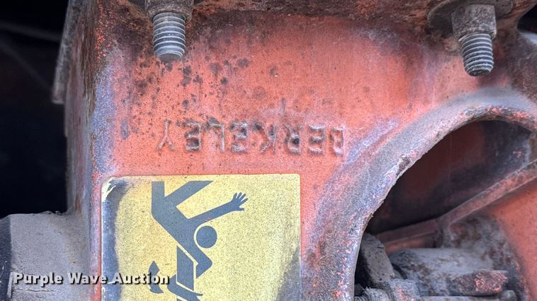 image for item NA9957 1999 Freightliner FL80 water truck