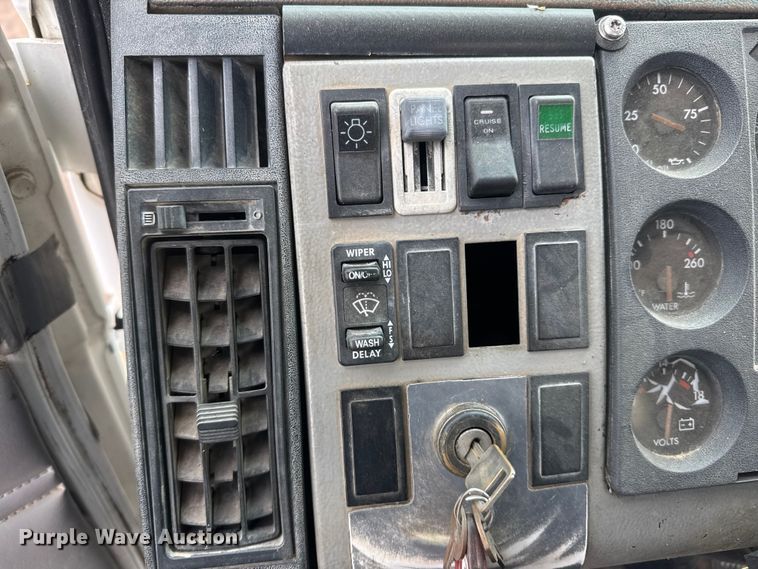 image for item NA9957 1999 Freightliner FL80 water truck