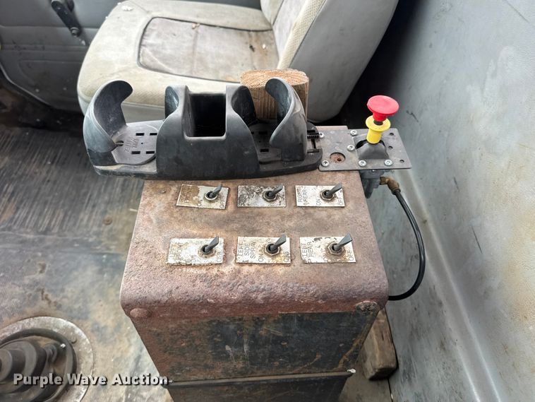 image for item NA9957 1999 Freightliner FL80 water truck