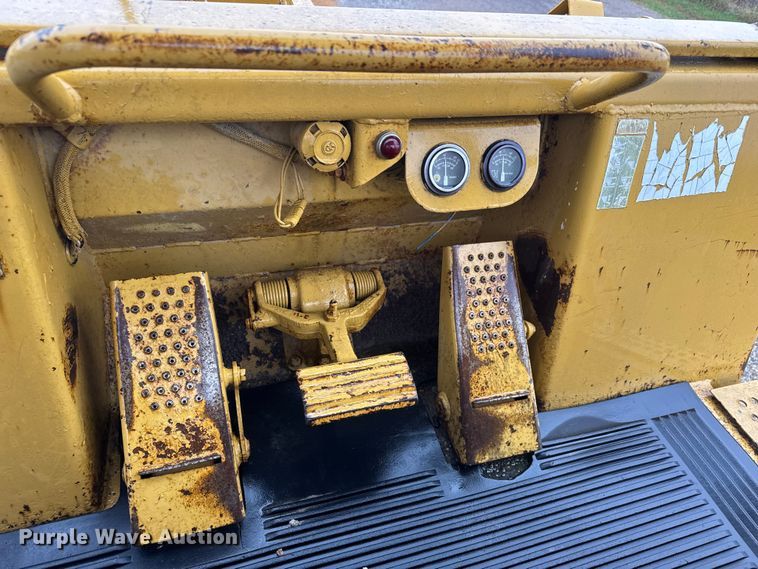 image for item NA9974 1989 Caterpillar 963 track loader
