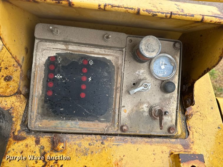 image for item NA9974 1989 Caterpillar 963 track loader