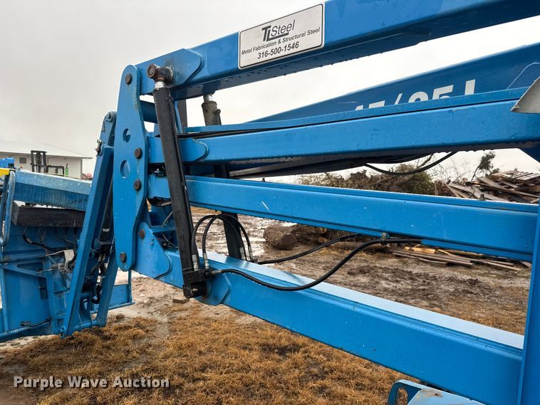 image for item NA9982 2015 Genie Z-45/25J boom lift