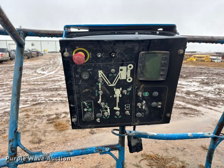 image for item NA9982 2015 Genie Z-45/25J boom lift