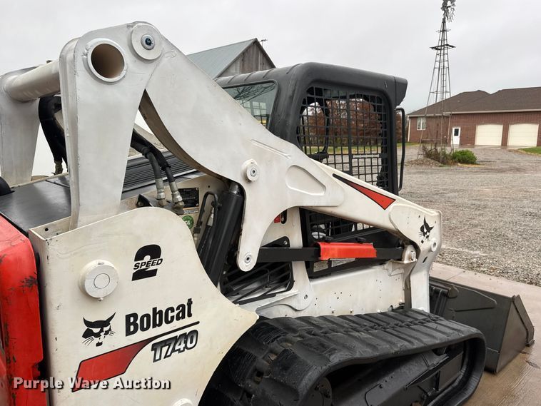 image for item NA9984 2016 Bobcat T740 tracked skid steer loader
