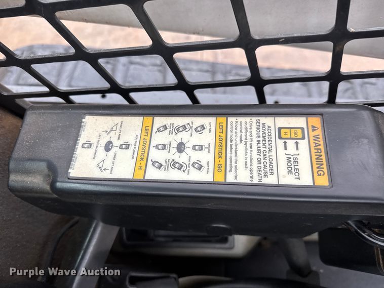 image for item NA9984 2016 Bobcat T740 tracked skid steer loader